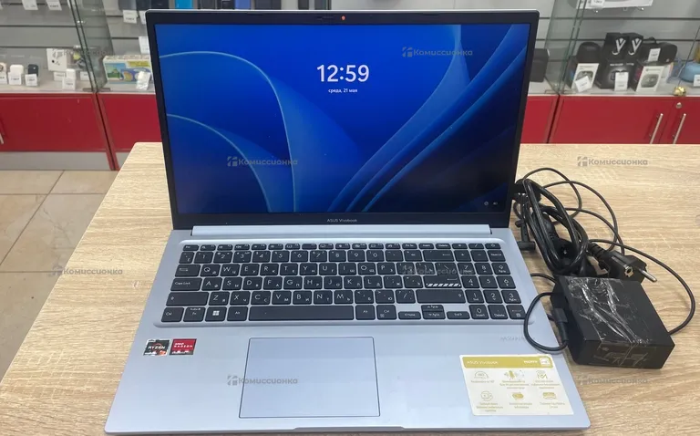 ASUs Vivobook M1502ia