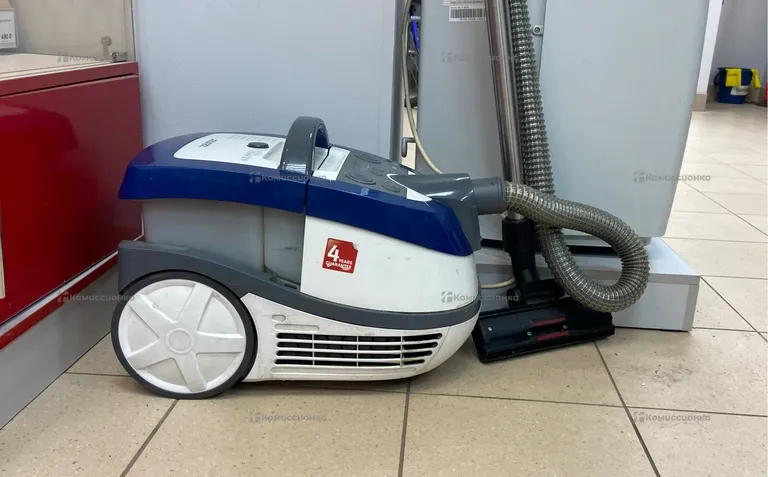 Пылесос  моющий Zelmer Aquawelt 1600wt