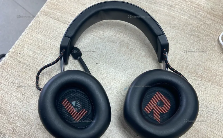 JBL l Quantum 810