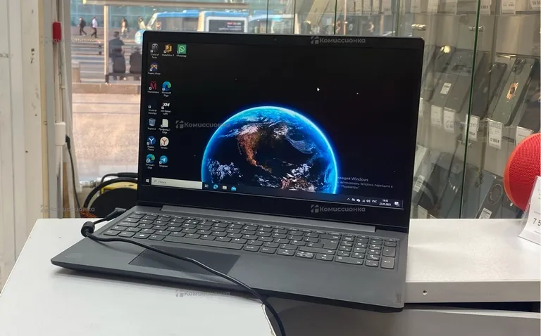 Ноутбук  lenovo v15igl