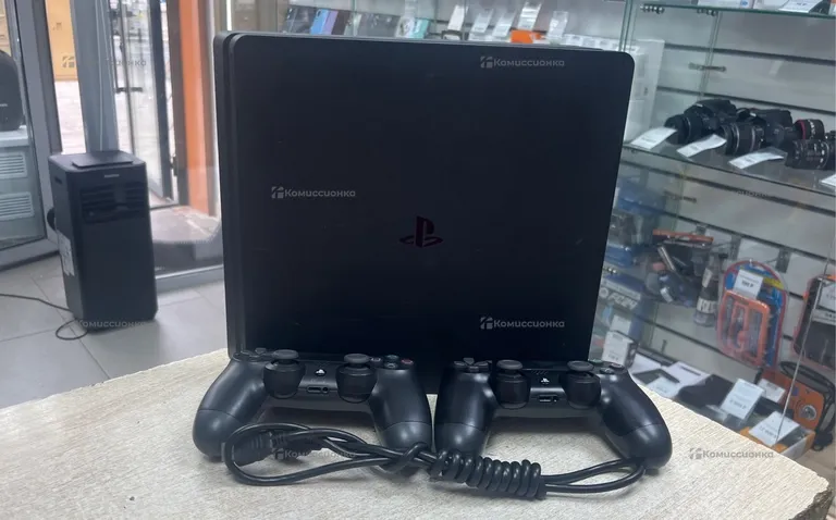 Приставка PS4. slim 500 Gb