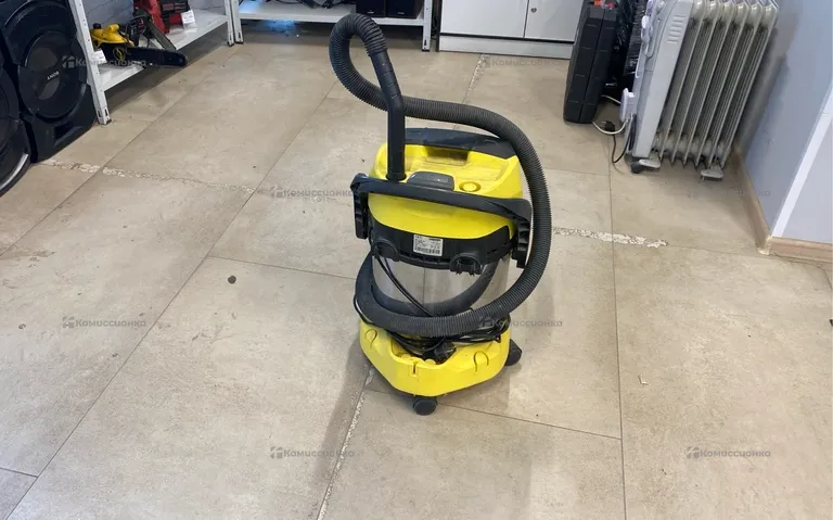 Пылесос  строительный KARCHER WD 5.300M