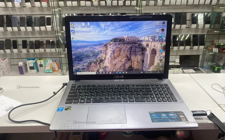 Ноутбук  ASU’s X550J