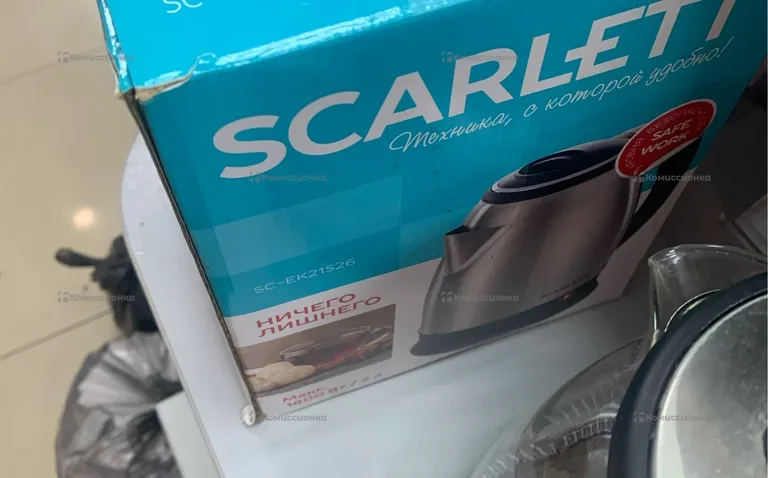 Чайник Scarlett
