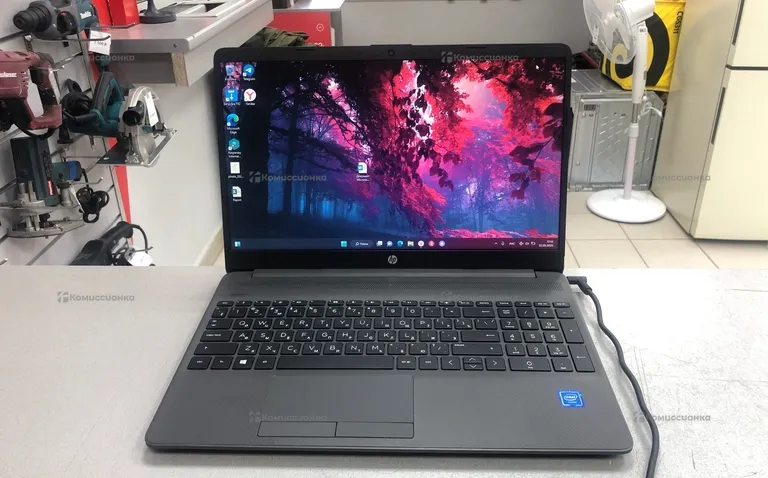 Ноутбук HP 250 g8