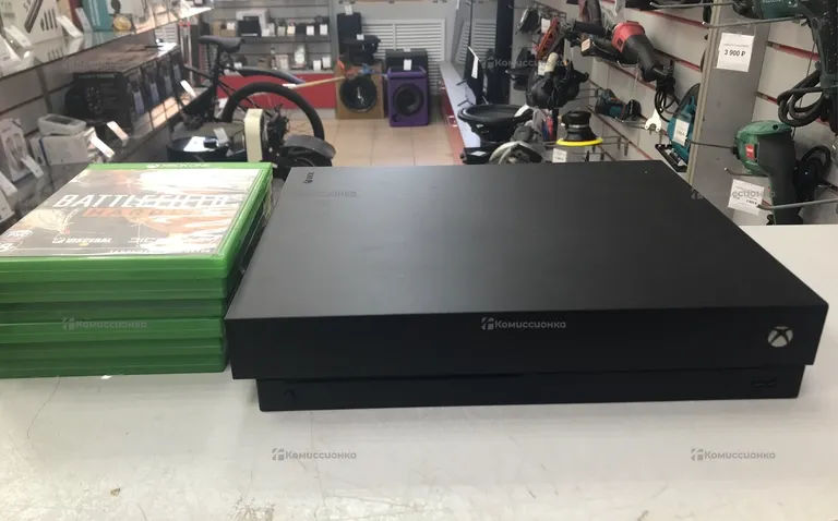 Приставка Xbox One X 1 TB