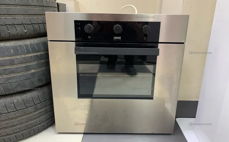 Духовой шкаф Zanussi built in