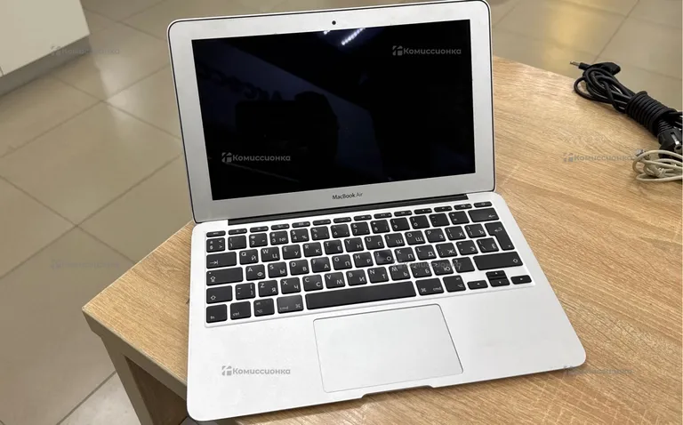 Ноутбук  MacBook Air 11 2011