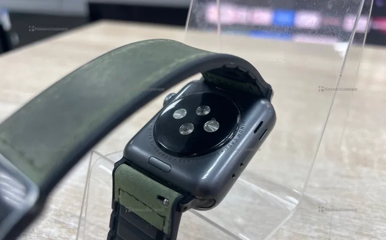 Часы  Apple Watch Series 3