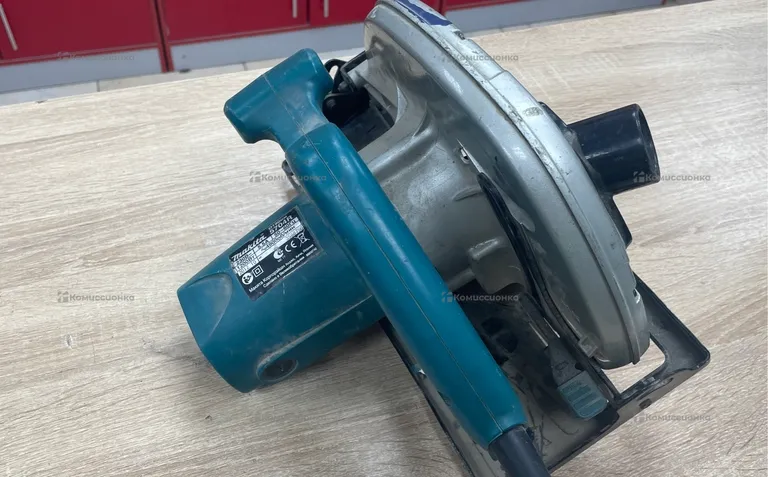 Дисковая пила Makita 5704R