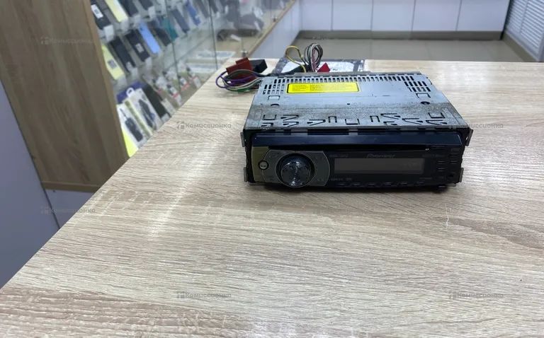 Автомагнитола  Pioner Deh3000MP