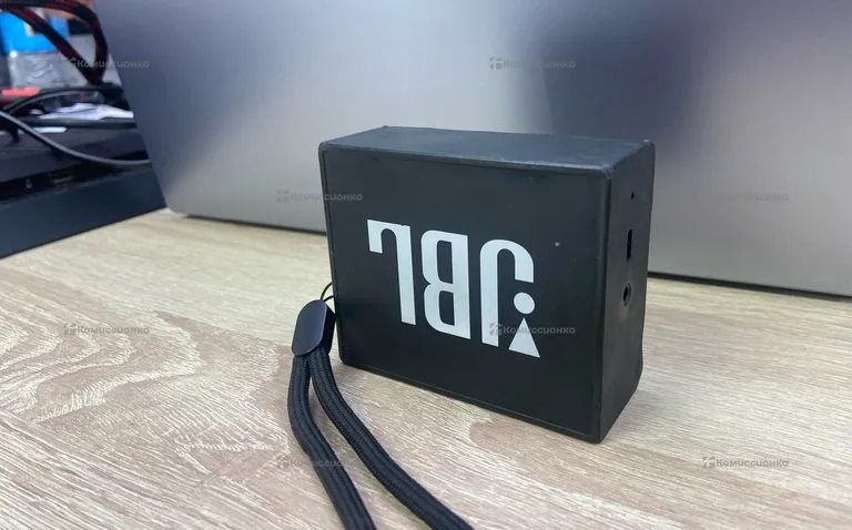 Колонка JBL