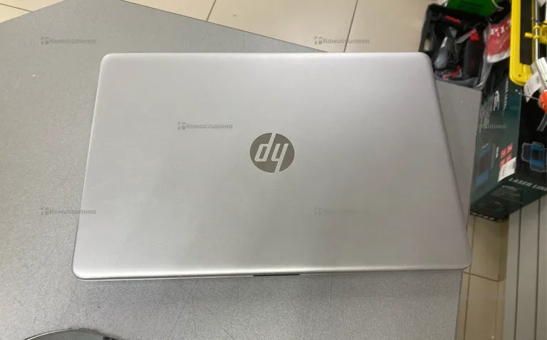 Ноутбук  HP Ryzen 3 6gb ОЗУ