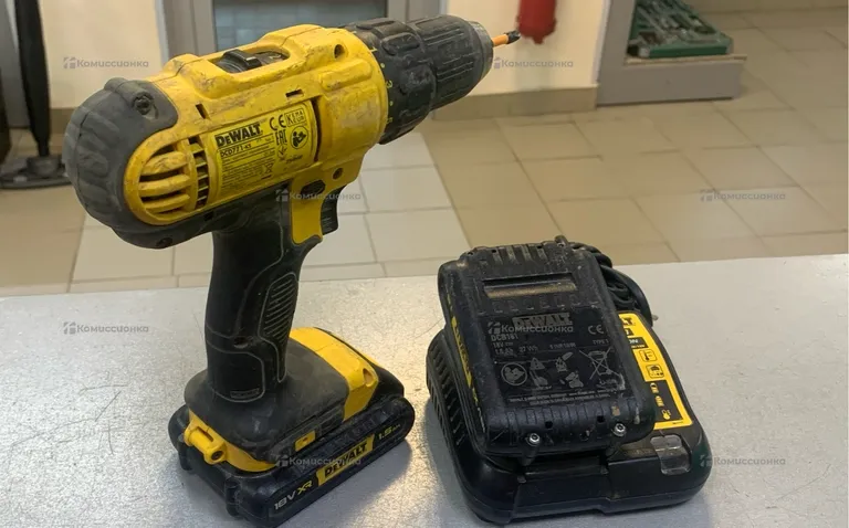 DeWalt DCD771-is