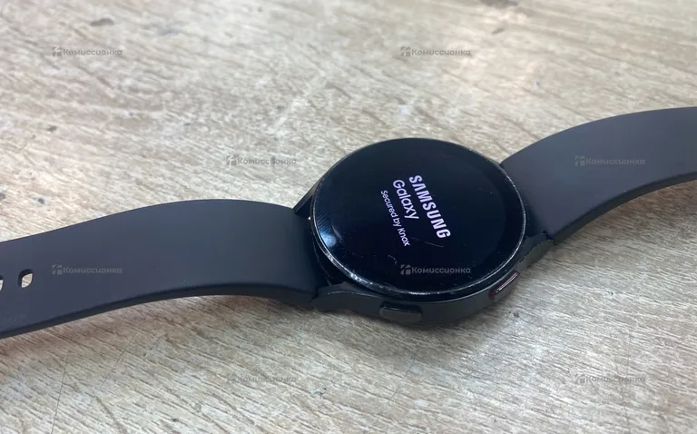Часы Samsung Galaxy Watch 4