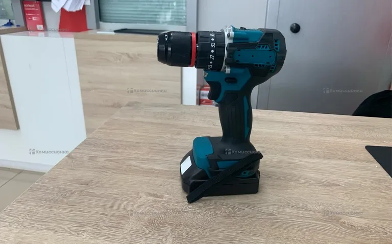 Шуруповерт Makita реп. металл патрон с набором
