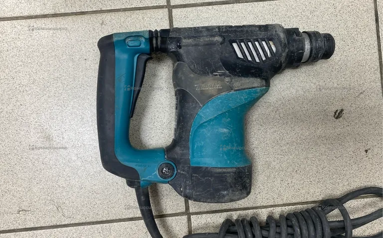 Перфоратор makita HR2811F.