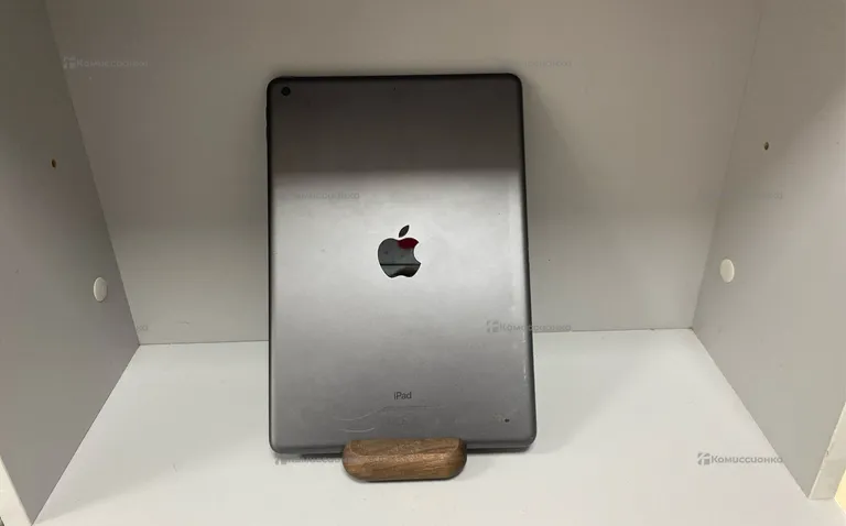 Планшет Apple iPad 8 поколения 32Gb