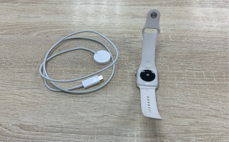 Часы  Apple Watch SE 40mm
