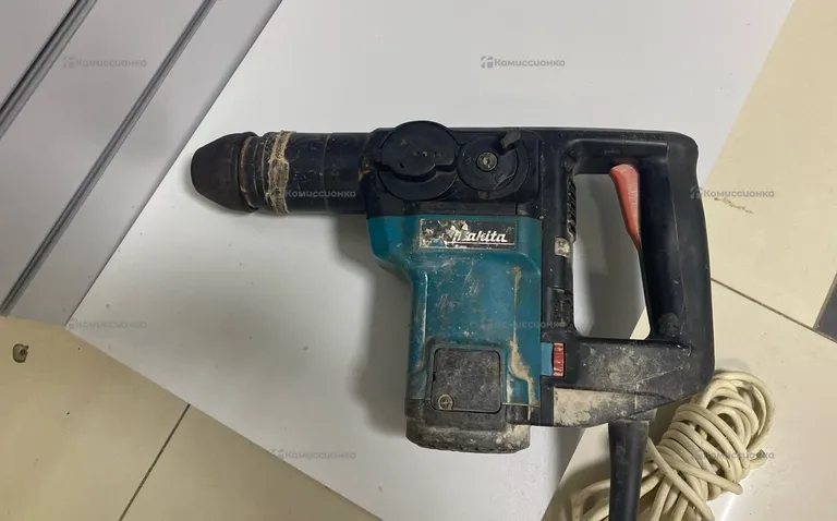 Перфоратор makita HR3000C