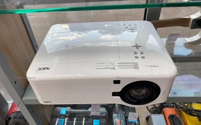 Проектор  nec np 4100