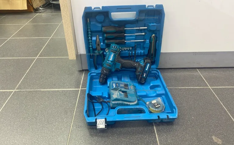 Дрель шуруповерт Makita реплика с набором