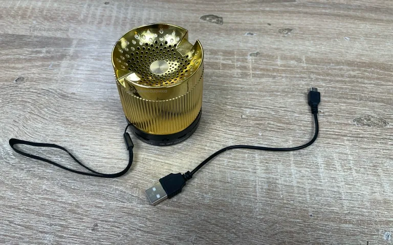 Колонка  Small Bluetooth Speaker