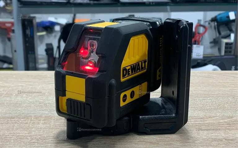 Лазерный уровень dewalt DCE088D1R
