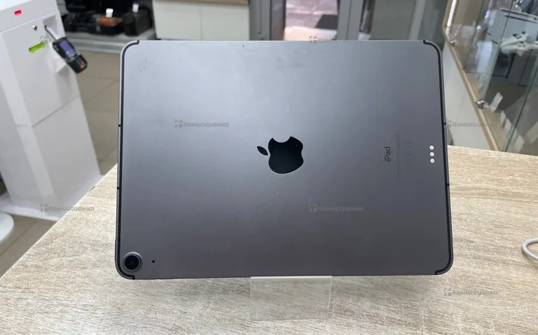Планшет Apple iPad Air 4поколения