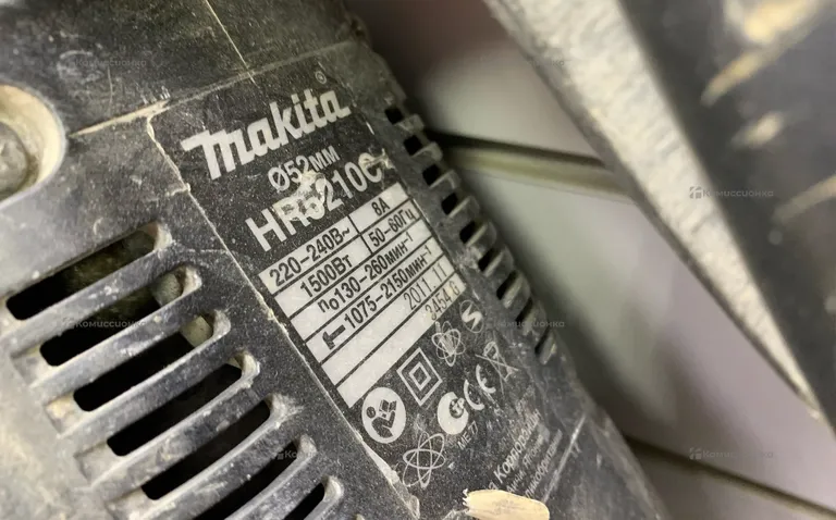 Перфоратор makita HR5210C