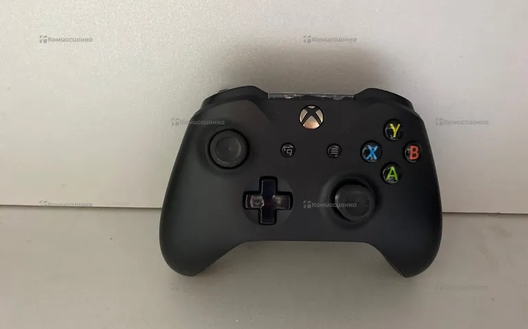 геймпад Xbox One
