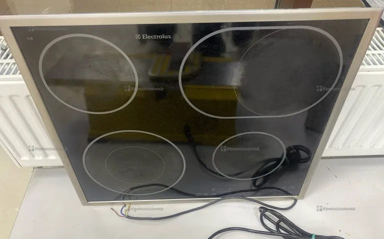 Варочная поверхность Electrolux EHS 60160X