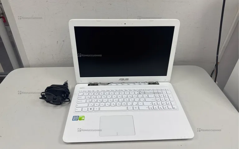 Ноутбук  asus x556u