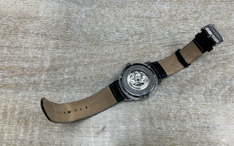Часы  stuhrling