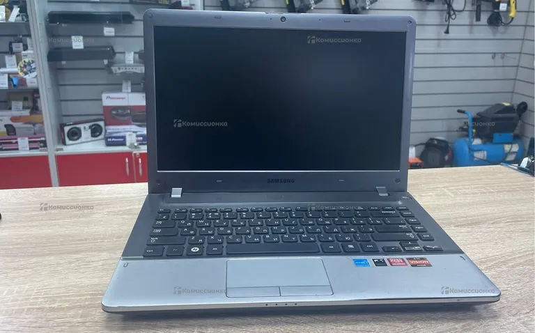 Ноутбук  Samsung 355V
