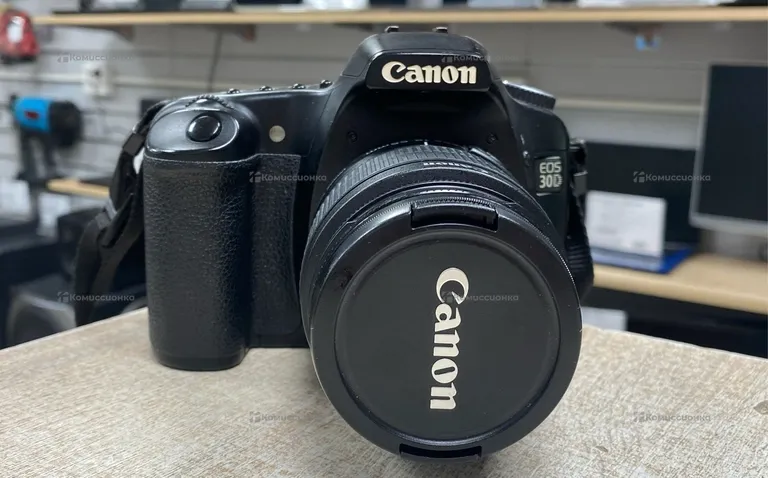 Фотоаппарат  canon eos 30D