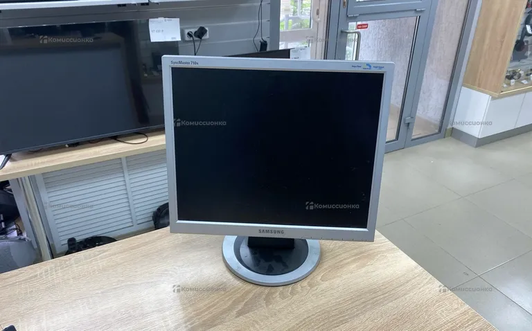 Монитор Samsung SyncMaster 710N
