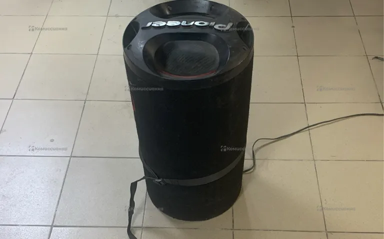 Сабвуфер  Pioner 1300w ts-wx305t