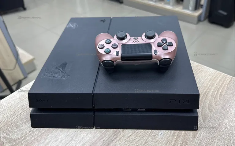 PS4. 4 Fat 500GB
