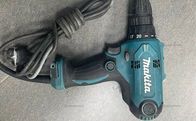 дрель сетевая Makita DF0300