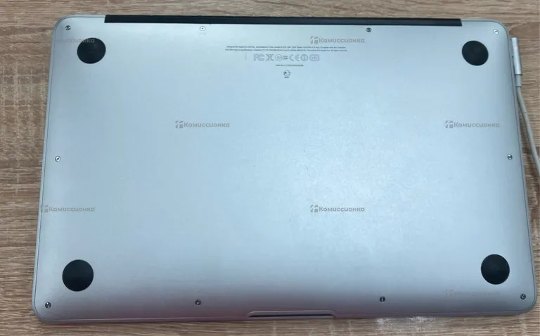 Ноутбук  MacBook Air 2010