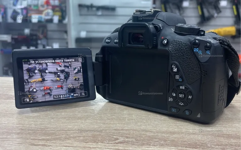Фотоаппарат  Canon eos 700D