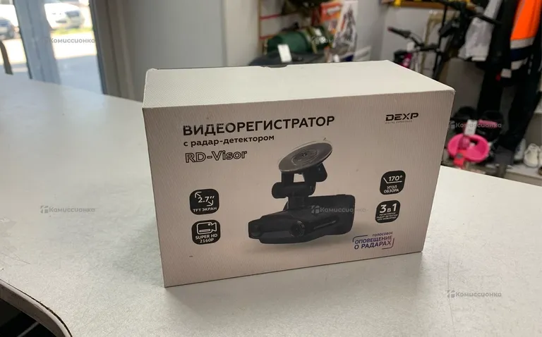 Видеорегистратор Dexp RD-Visor