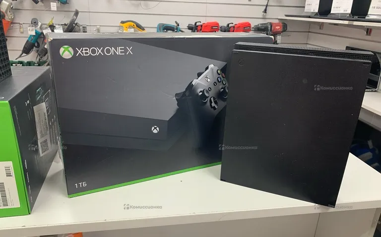 Приставка Xbox One X 1 TB