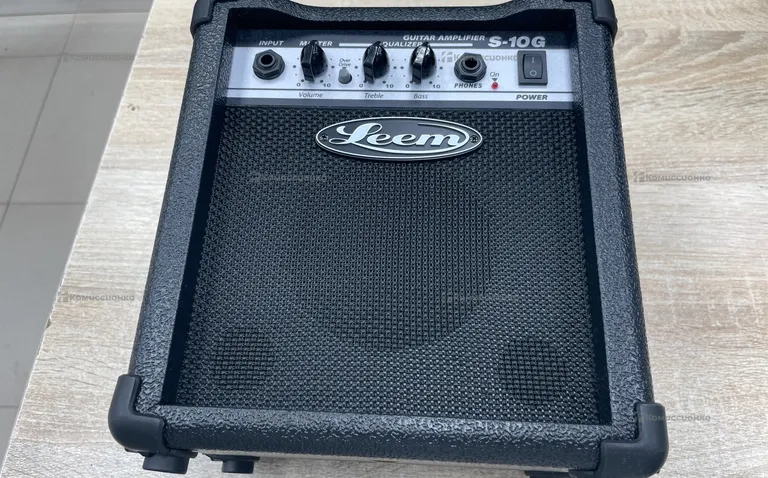 Гитарный комбоусилитель Leem S-10G