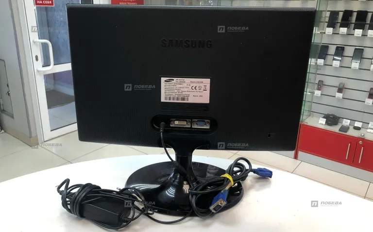 Монитор Samsung LS19C300