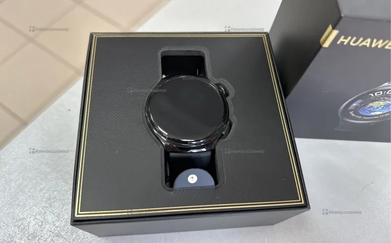 Часы Huawei Watch 4