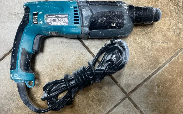 Перфоратор Makita HR2470