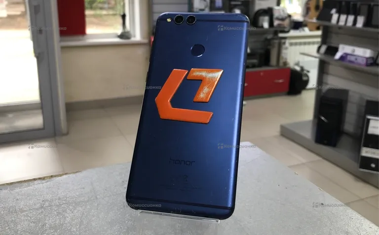 Honor 7x.