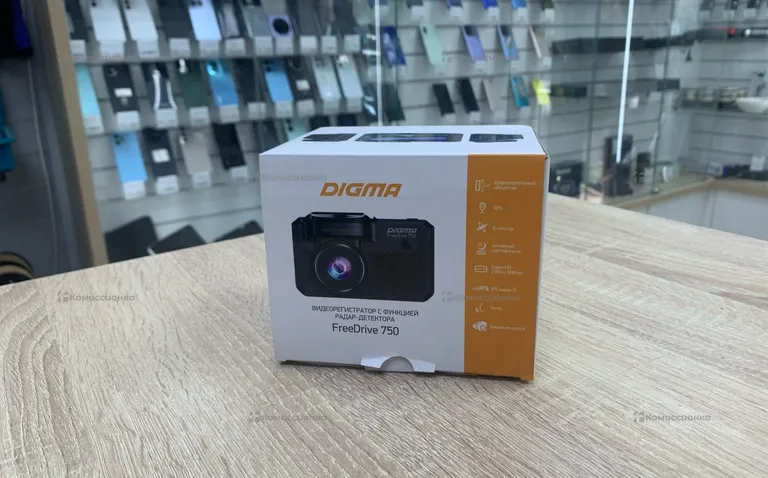 Видеорегистратор  Digma 750
